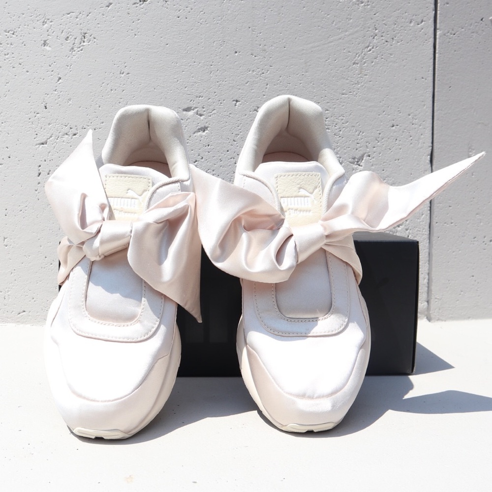 Fenty x Puma Bow Sneakers - Picture 2 of 7